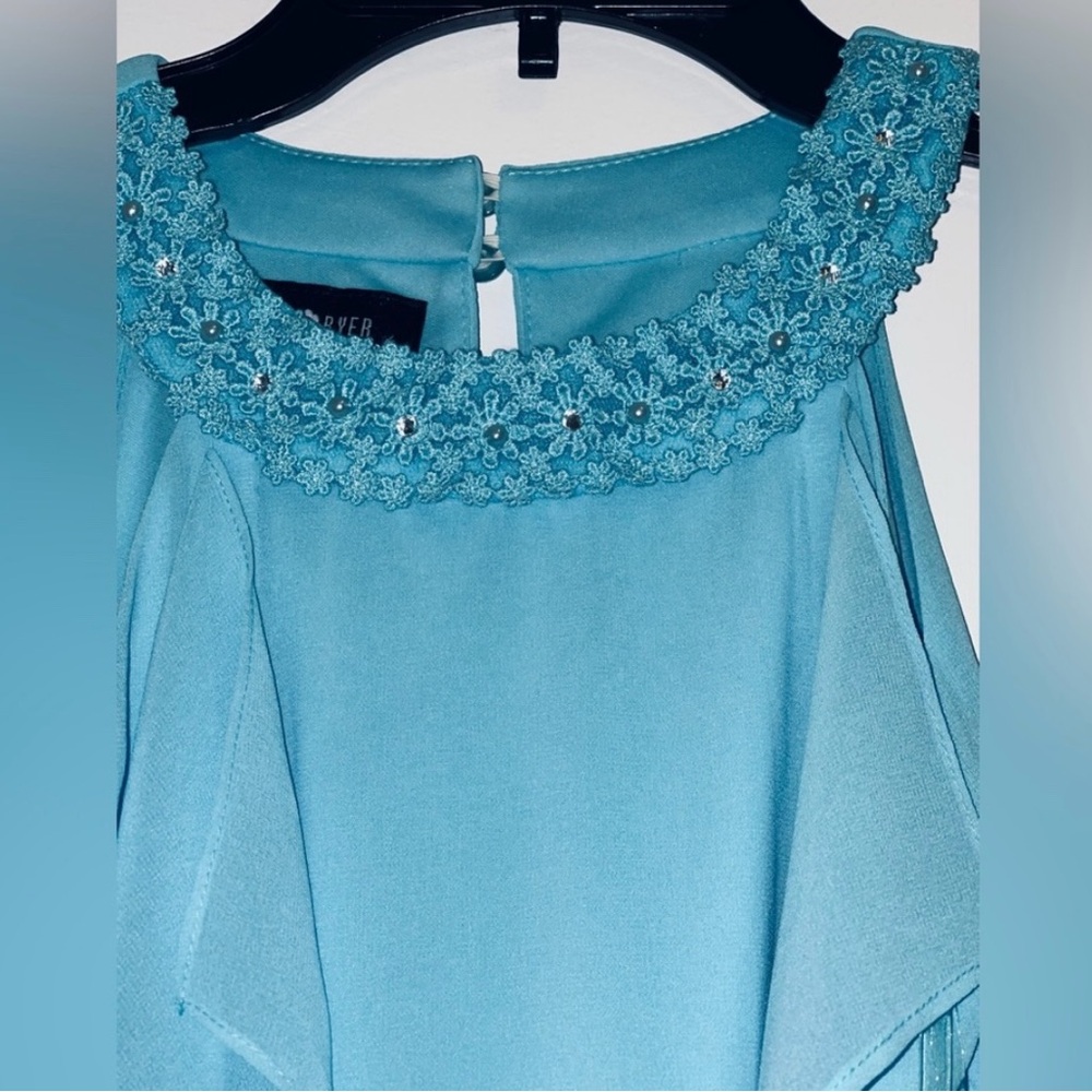 AMY BYER DRESS GIRL SLEEVELESS LIGHT BLUE COLOR WITH PRETTY ACCESSORIES SIZE M-6 - Picture 5 of 9